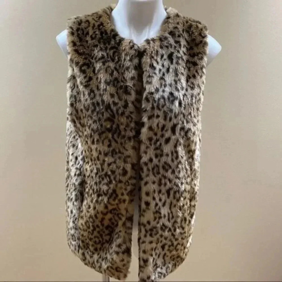 Forever 21 fax fur animal print vest Medium - Picture 1 of 8